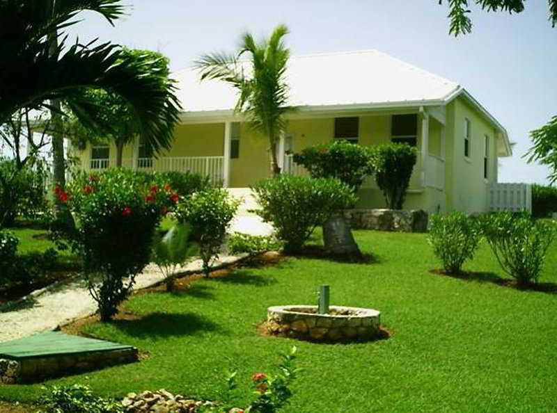Hut Pointe Inn Governors Harbour Exterior foto